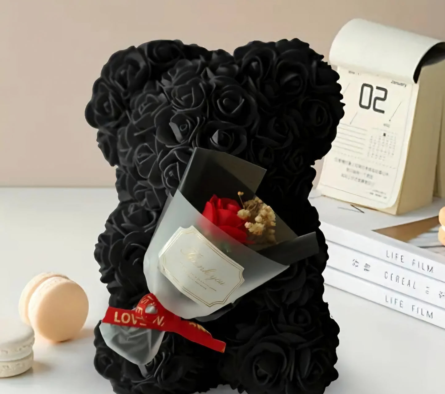 Schwarzer Rosenbär mit Mini-Bouquet (25 cm)